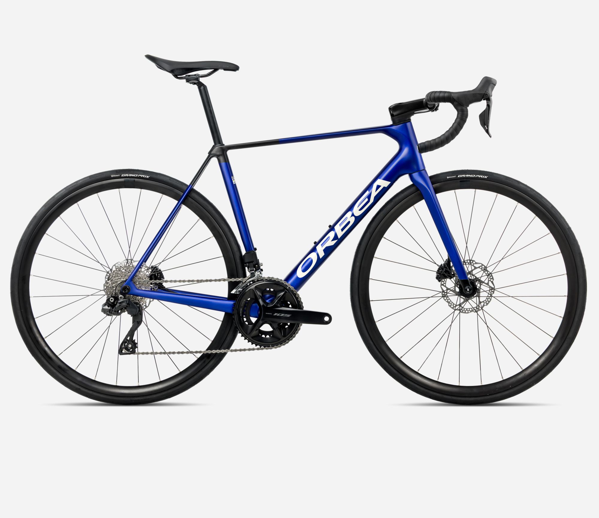 - Orca es nuestra máquina de carbono ultraligera, creada para quienes buscan la compañera perfecta con la que atacar cada puerto de montaña. BICICLETA ORBEA ORCA M30i 53 BLU-RAW - Imagen 3